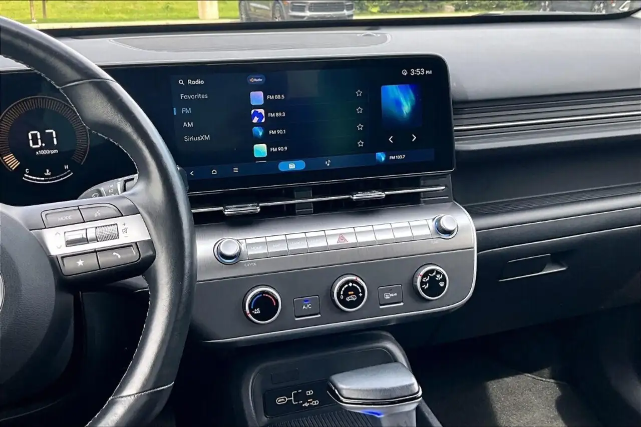 Hyundai KONA снимка Hyundai KONA