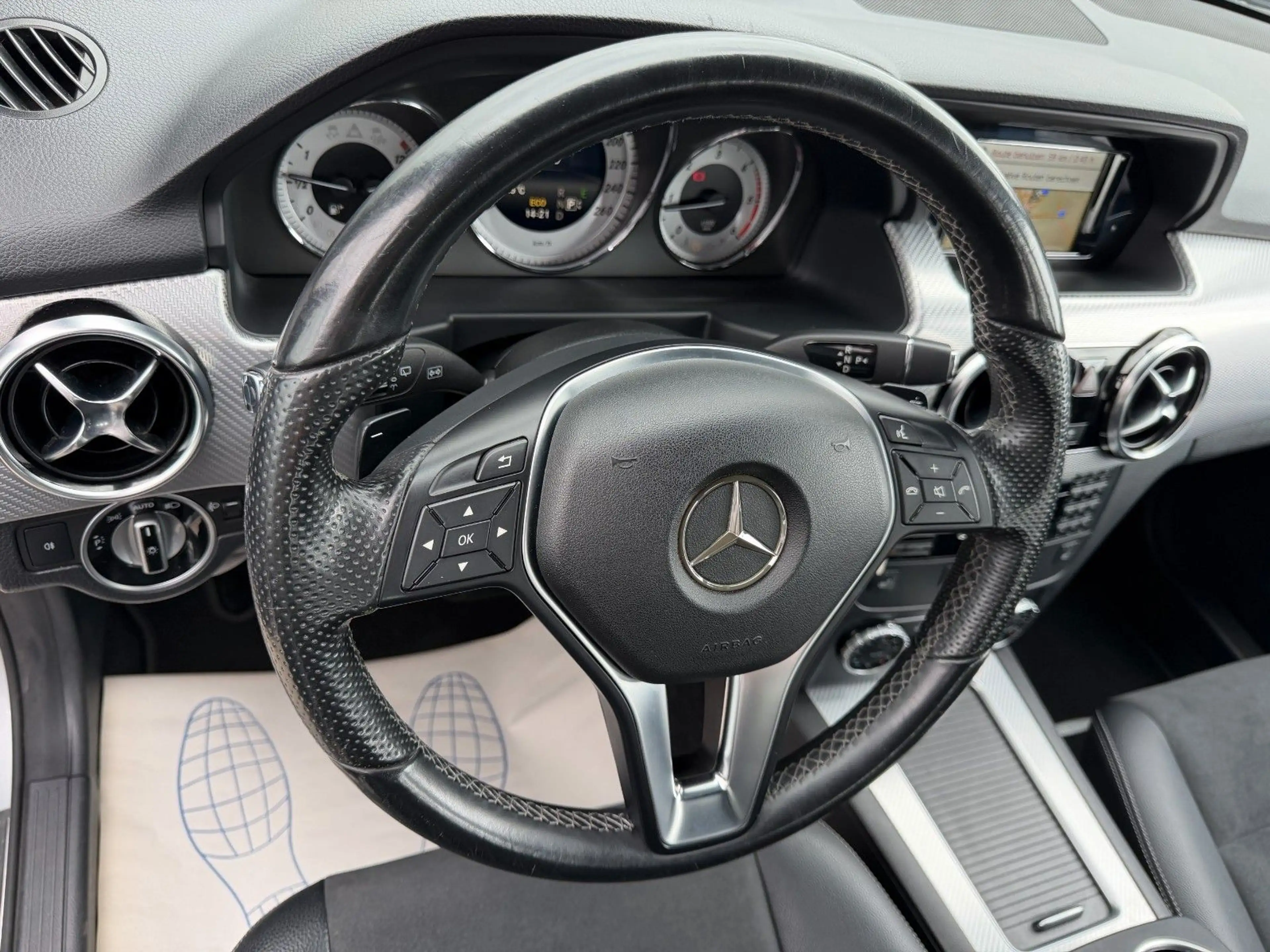 Mercedes-Benz GLK 200 CDI/Sitzheizung/NAVI/AHK/PDC Vo & hi — photo 10