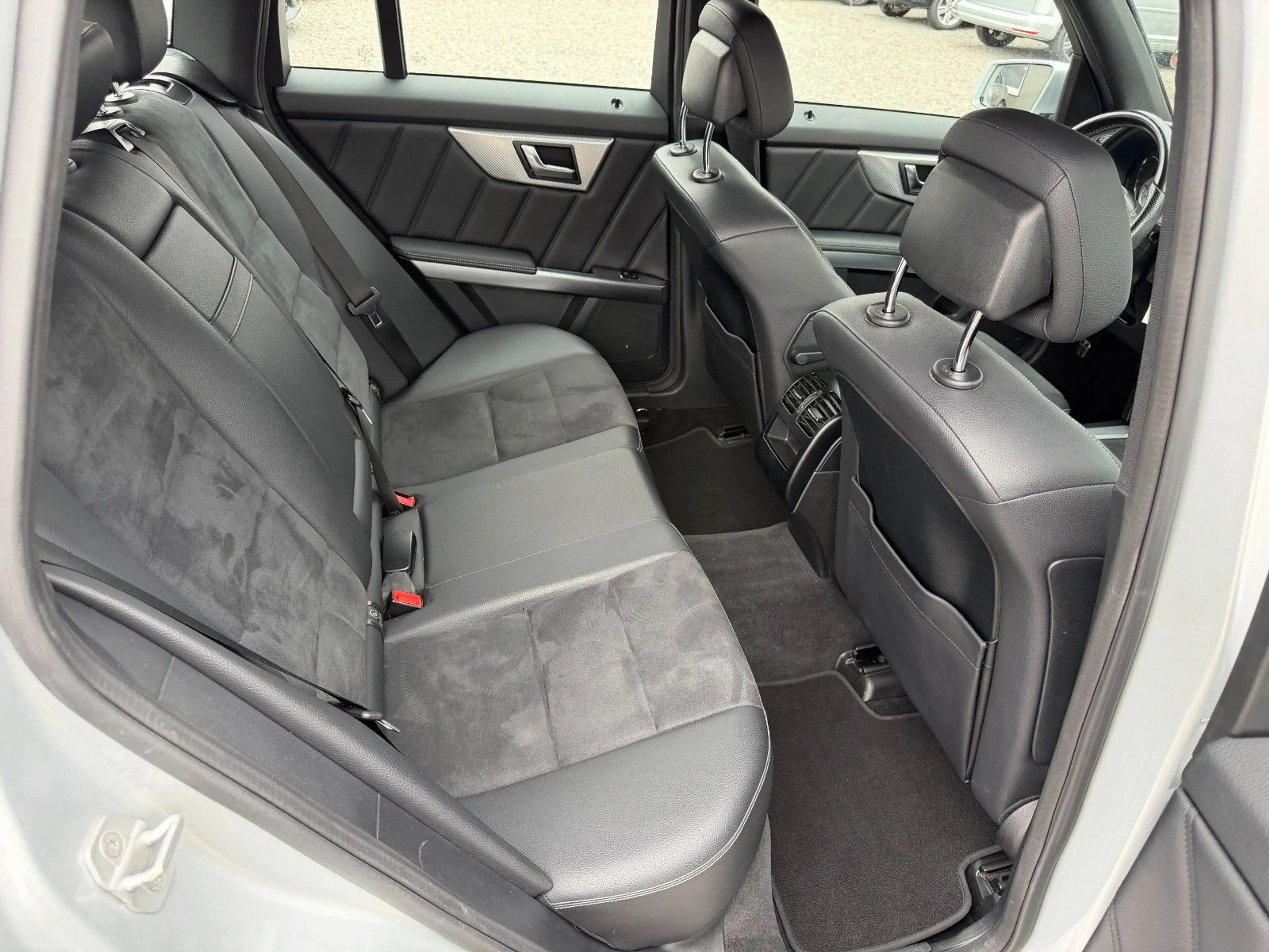 Mercedes-Benz GLK 200 CDI/Sitzheizung/NAVI/AHK/PDC Vo & hi — photo 13