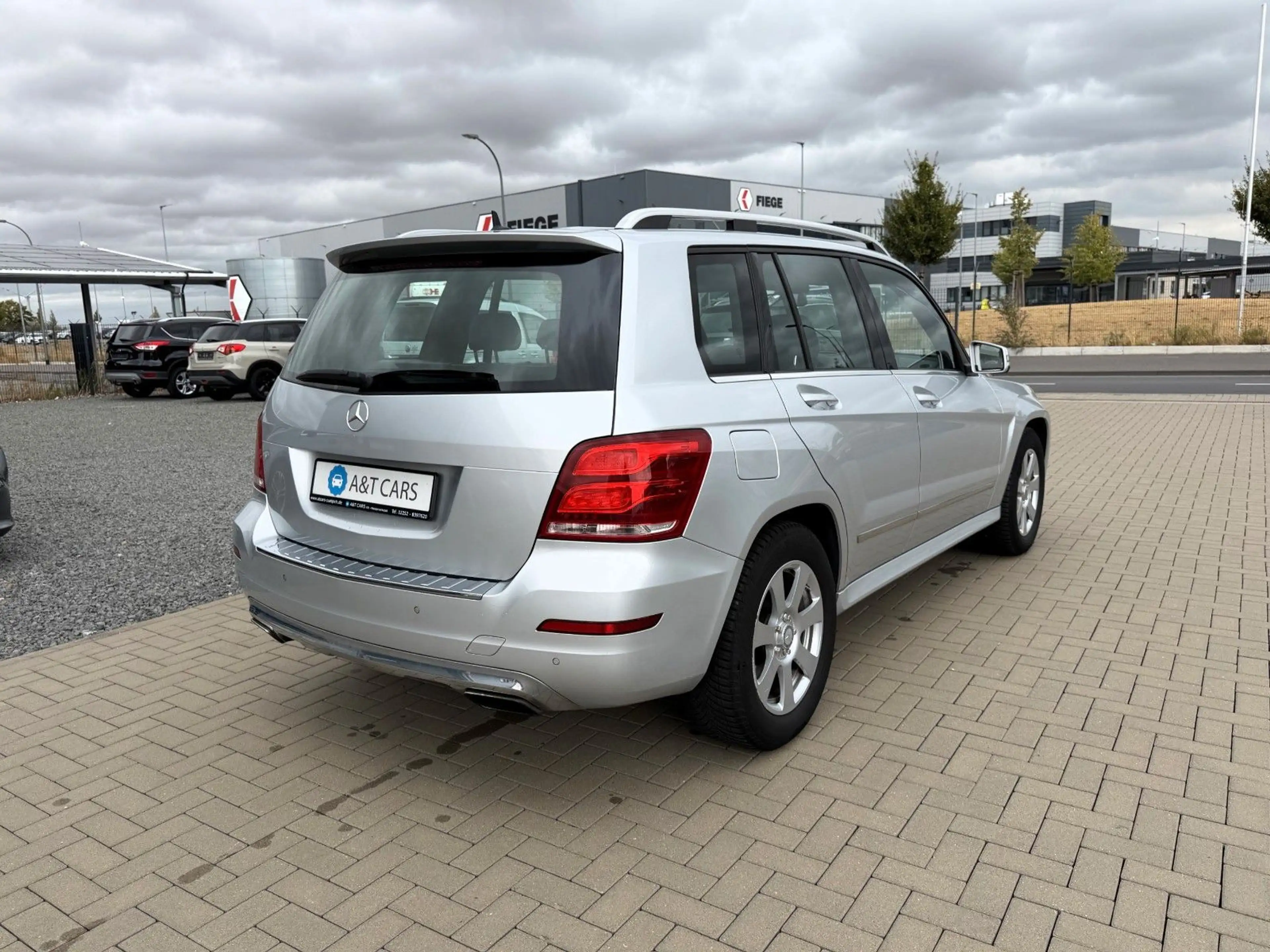 Mercedes-Benz GLK 200 CDI/Sitzheizung/NAVI/AHK/PDC Vo & hi — photo 4