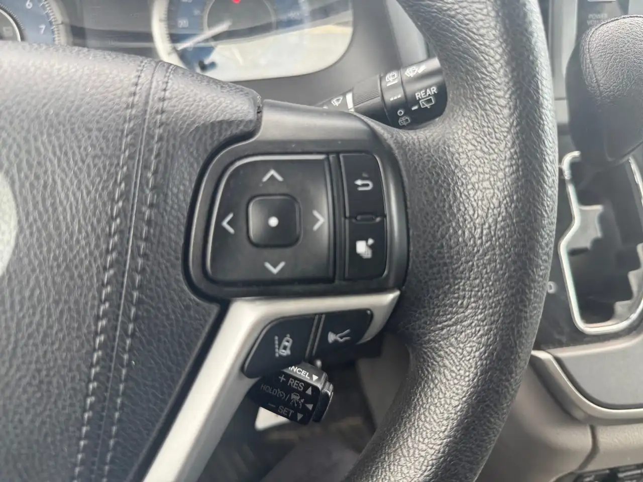 Toyota Sienna снимка Toyota Sienna