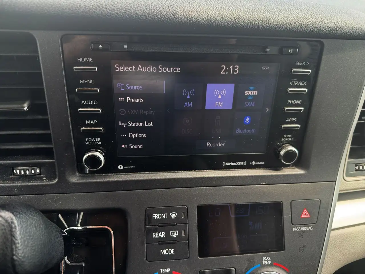 Toyota Sienna снимка Toyota Sienna