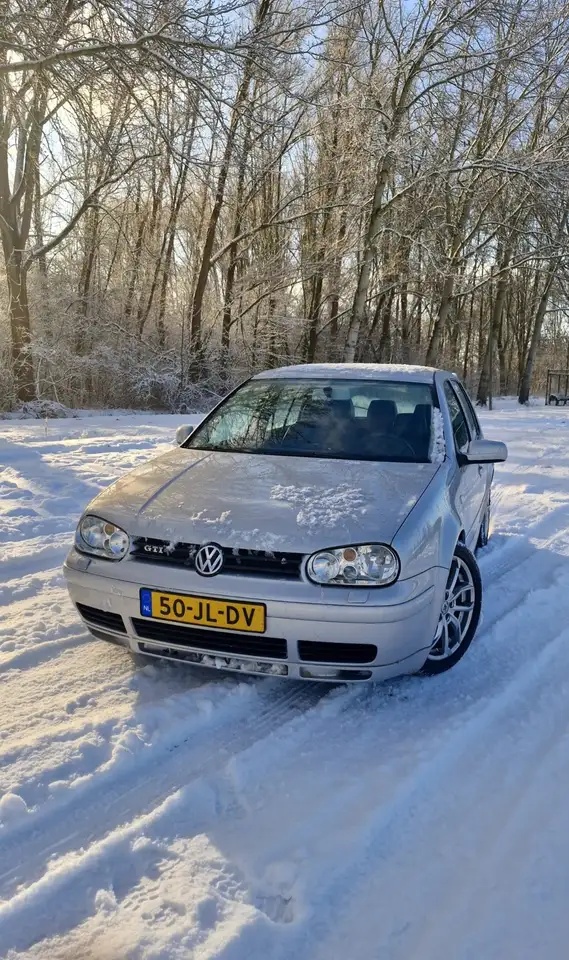 Volkswagen Golf 1.8-5V Turbo GTI, foto 1