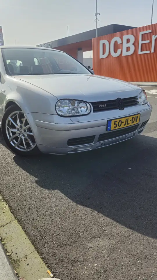 Volkswagen Golf 1.8-5V Turbo GTI, foto 2