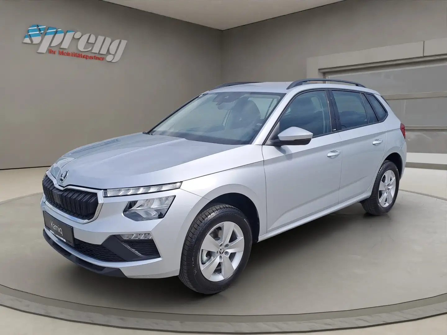 Skoda Kamiq Essence - 95 PS TSI - nur € 17.999,-* Silber - 1