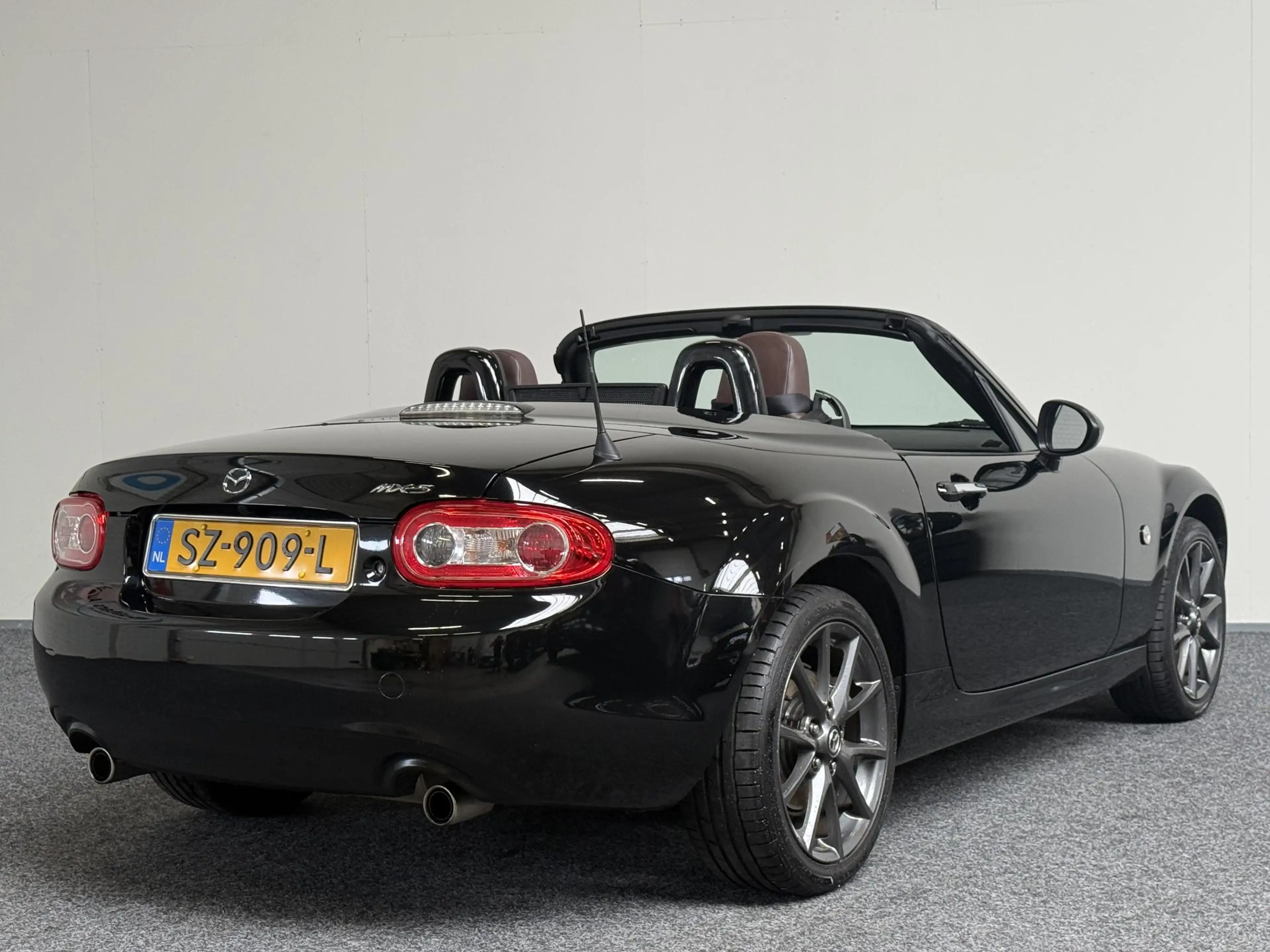 Mazda MX-5 Roadster Coupé 1.8 HANABI | HARDTOP | LEDER — photo 4