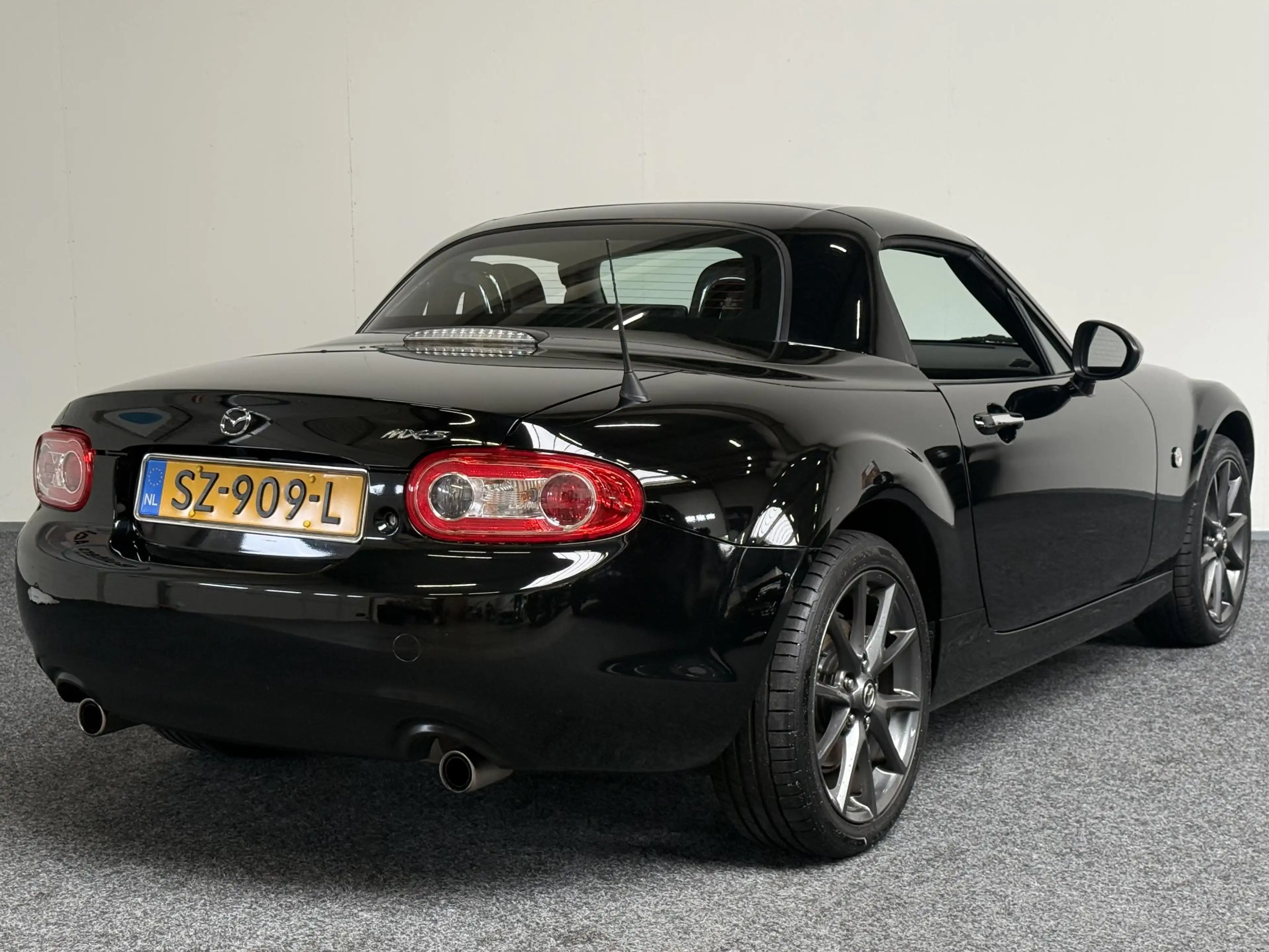 Mazda MX-5 Roadster Coupé 1.8 HANABI | HARDTOP | LEDER — photo 2
