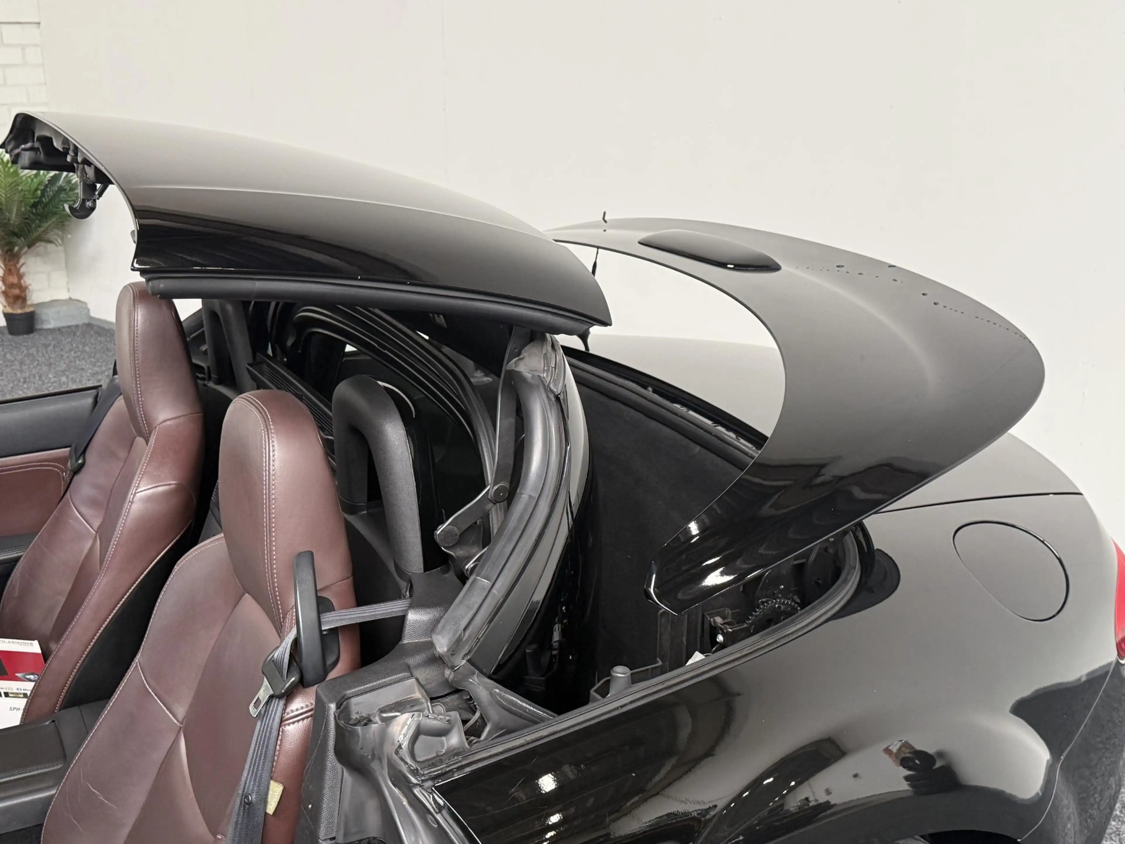 Mazda MX-5 Roadster Coupé 1.8 HANABI | HARDTOP | LEDER — photo 28