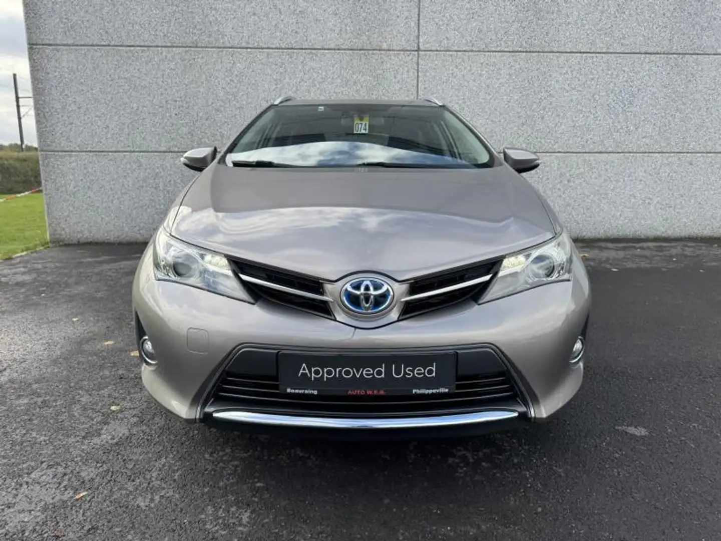 Toyota Auris 1.8 CVT HSD Touring sports Dynamic Bronze - 2