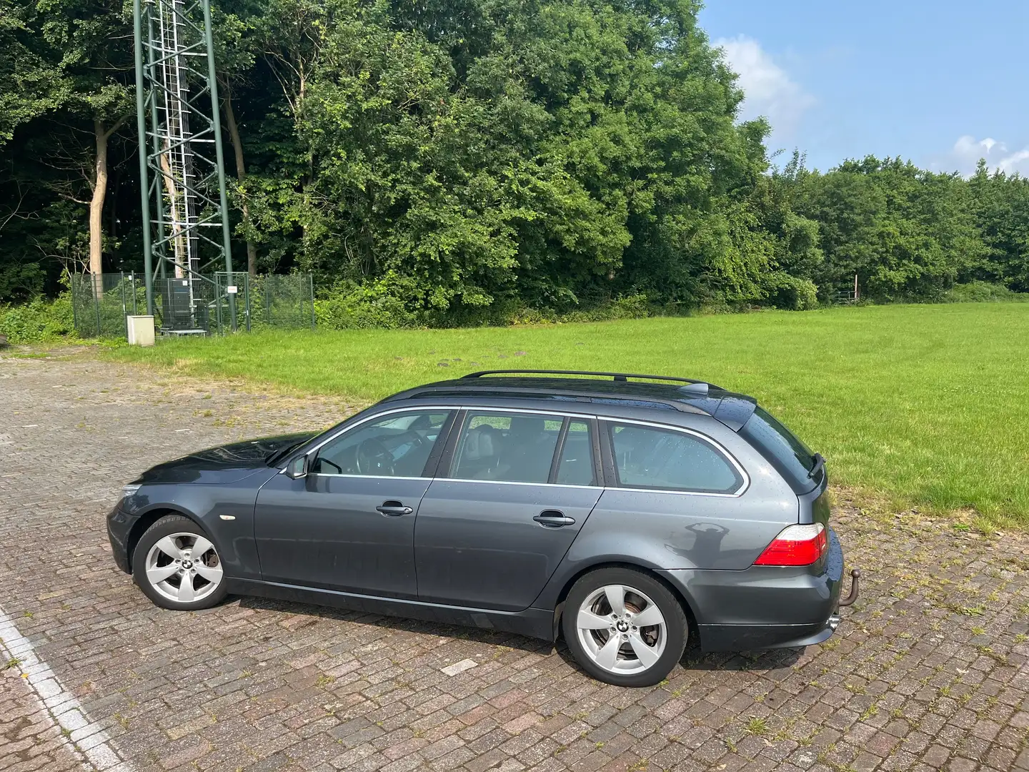 BMW 523 523i Gris - 2