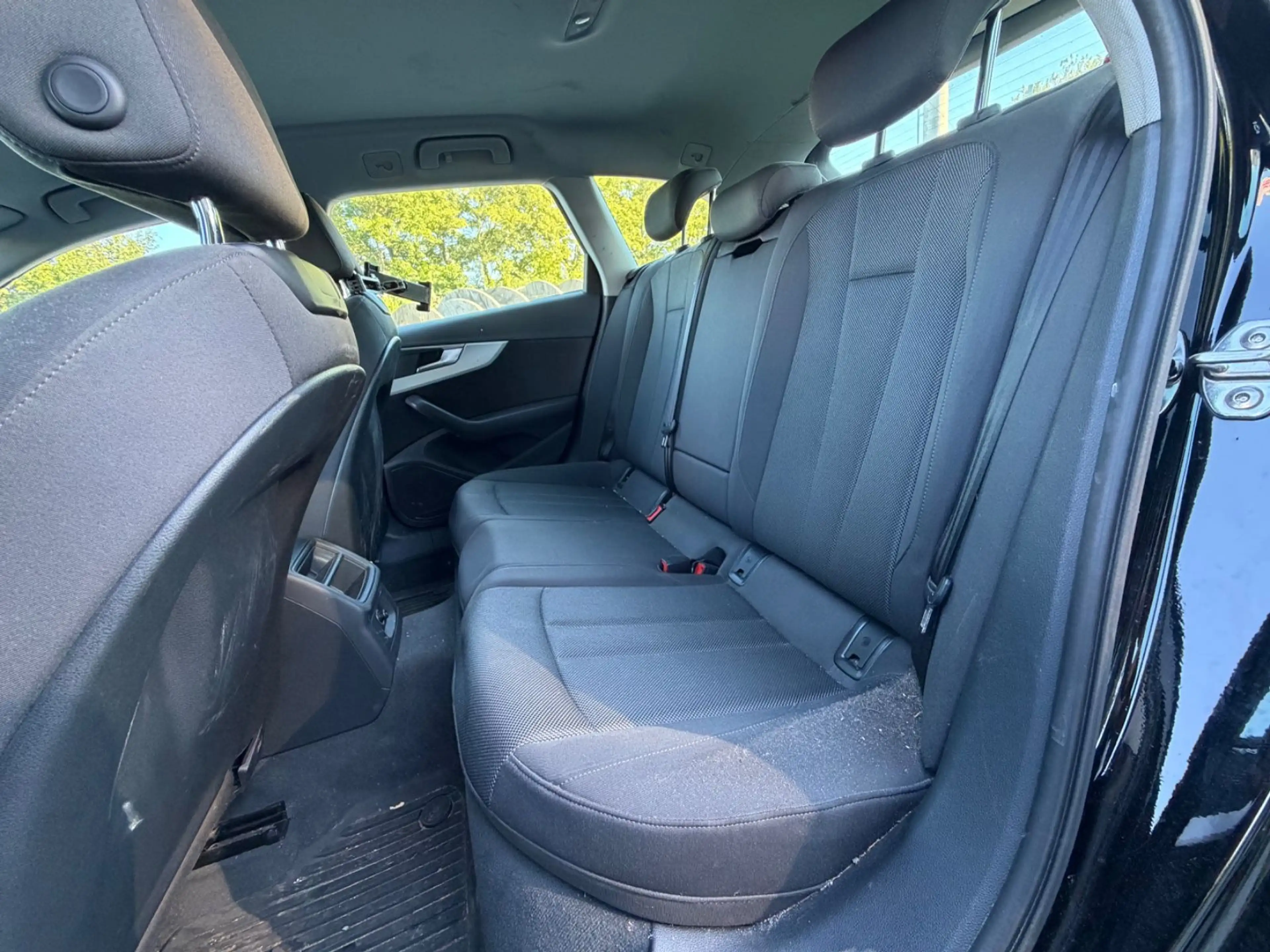 Audi A4 Avant 2.0 TDI S-Tronic/WENIG KM/PDC/SPORT — photo 12