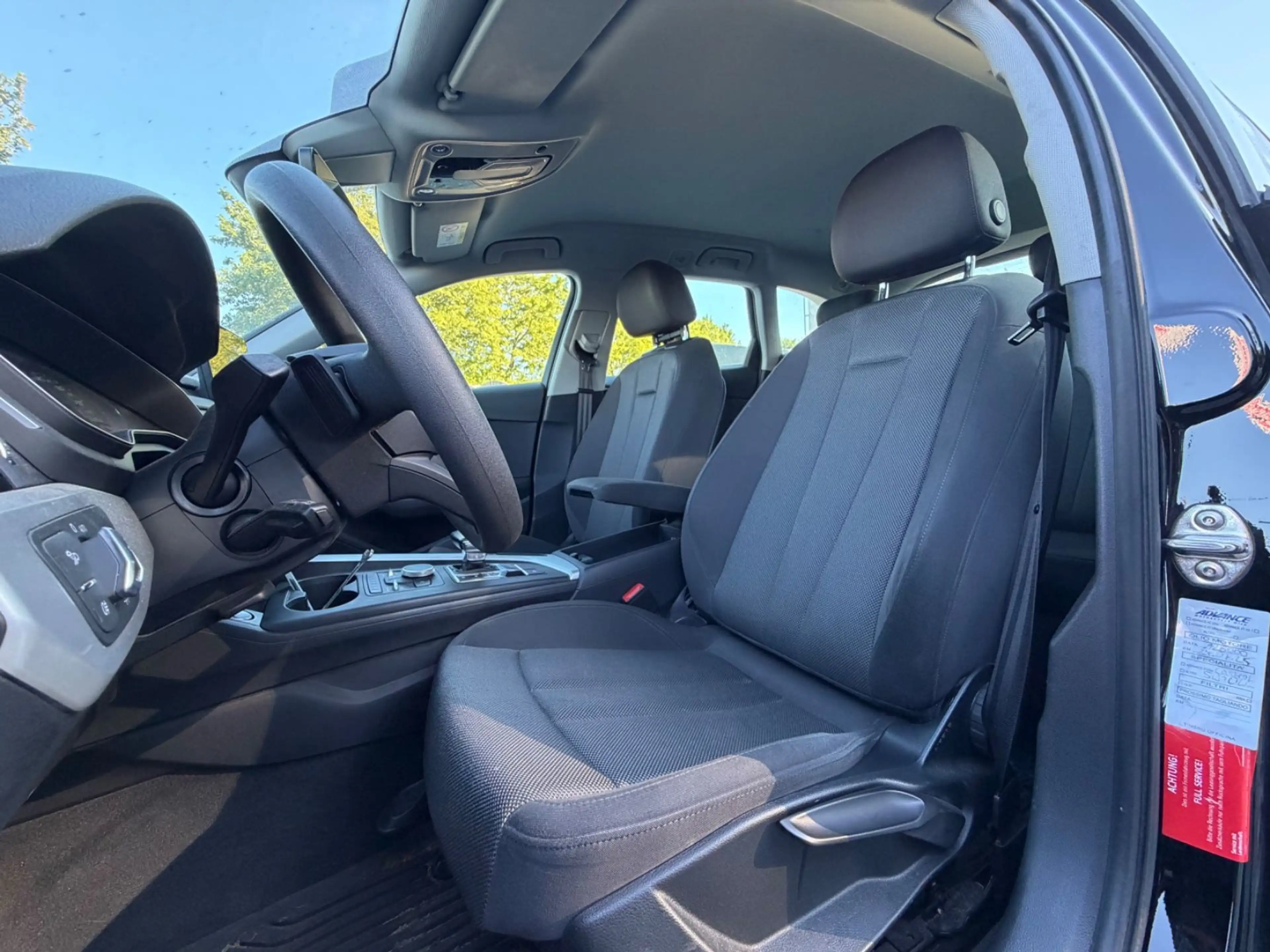 Audi A4 Avant 2.0 TDI S-Tronic/WENIG KM/PDC/SPORT — photo 11