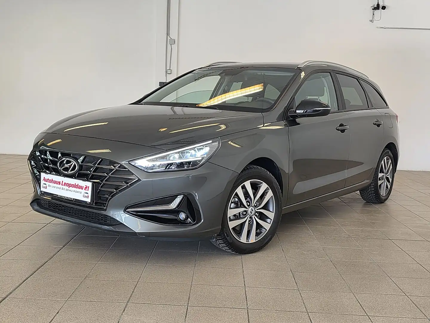 Hyundai i30 CW 1,0 T-GDI Edition 30 Plus Grau - 1
