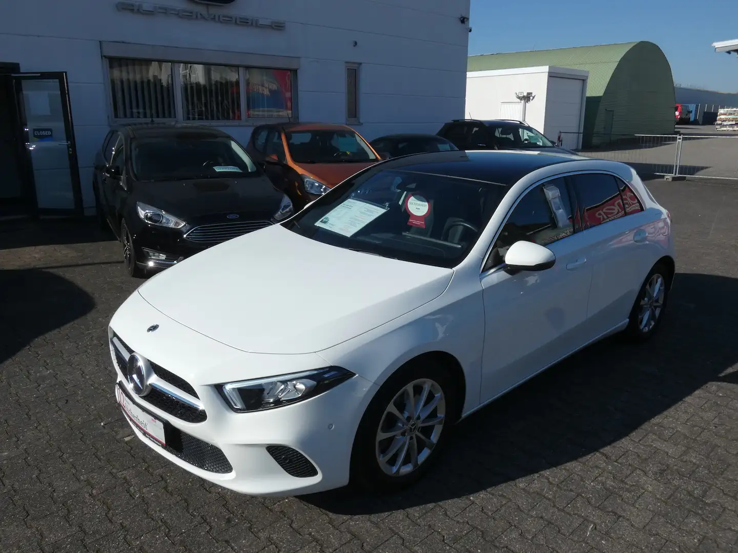 Mercedes-Benz A 200 Automatik *NAVI*KAMERA*PANORAMADACH*KLIMA* Weiß - 2