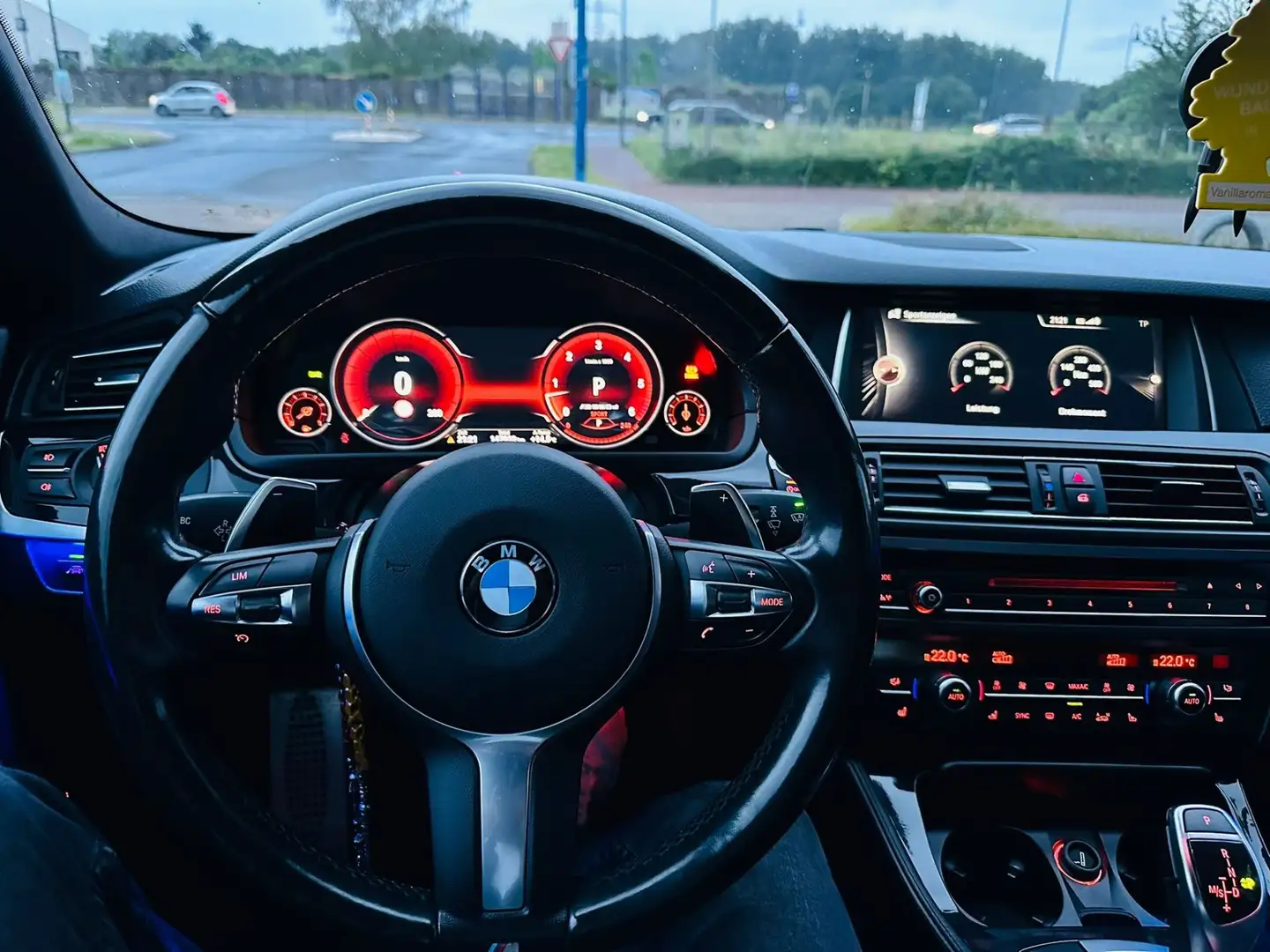 BMW 530 530d Sport-Aut. met M pakket en topuitrusting Noir - 1