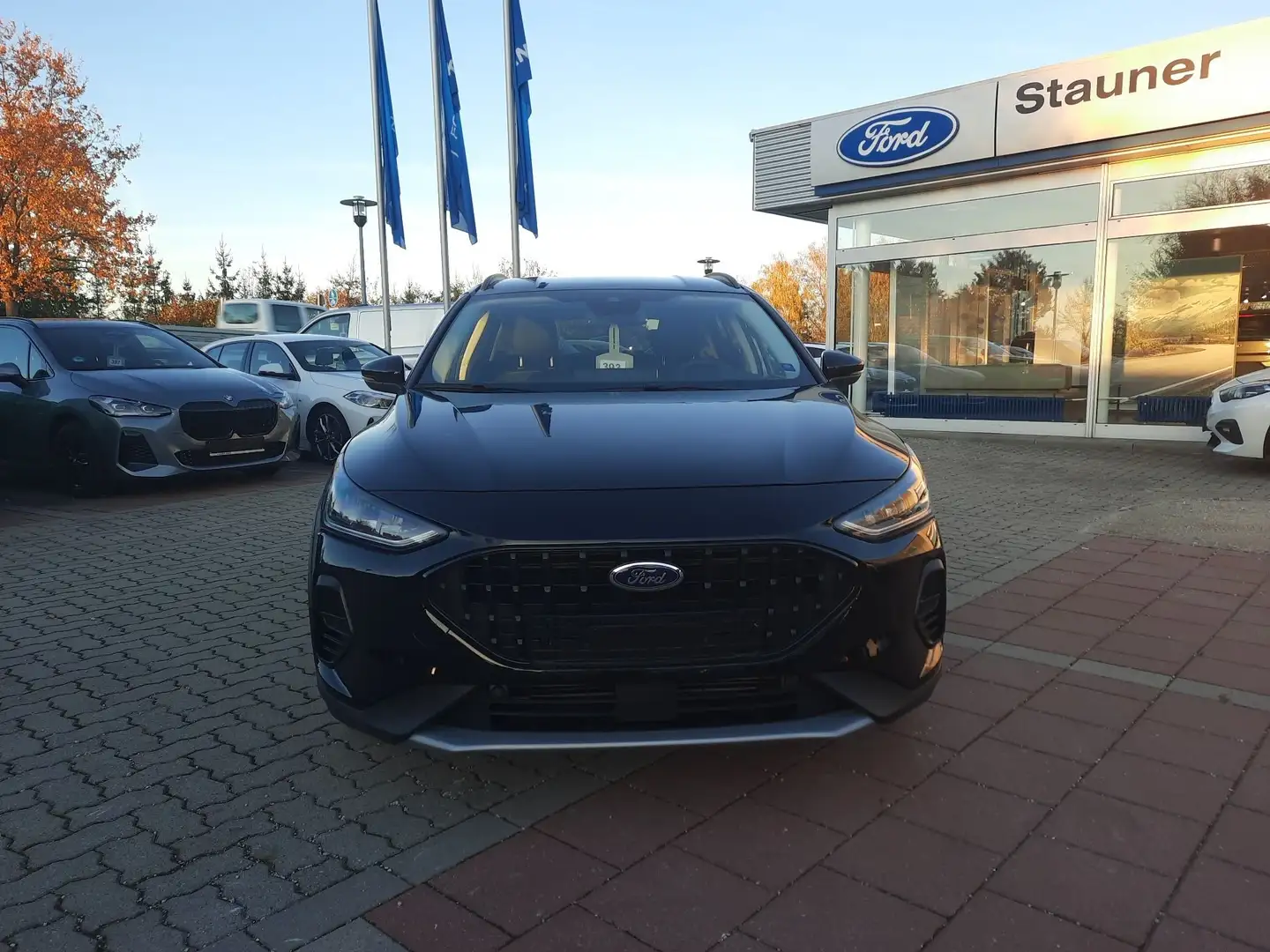 Ford Focus Turnier 1.0 EcoBoost Active X Leder Kamera Schwarz - 2