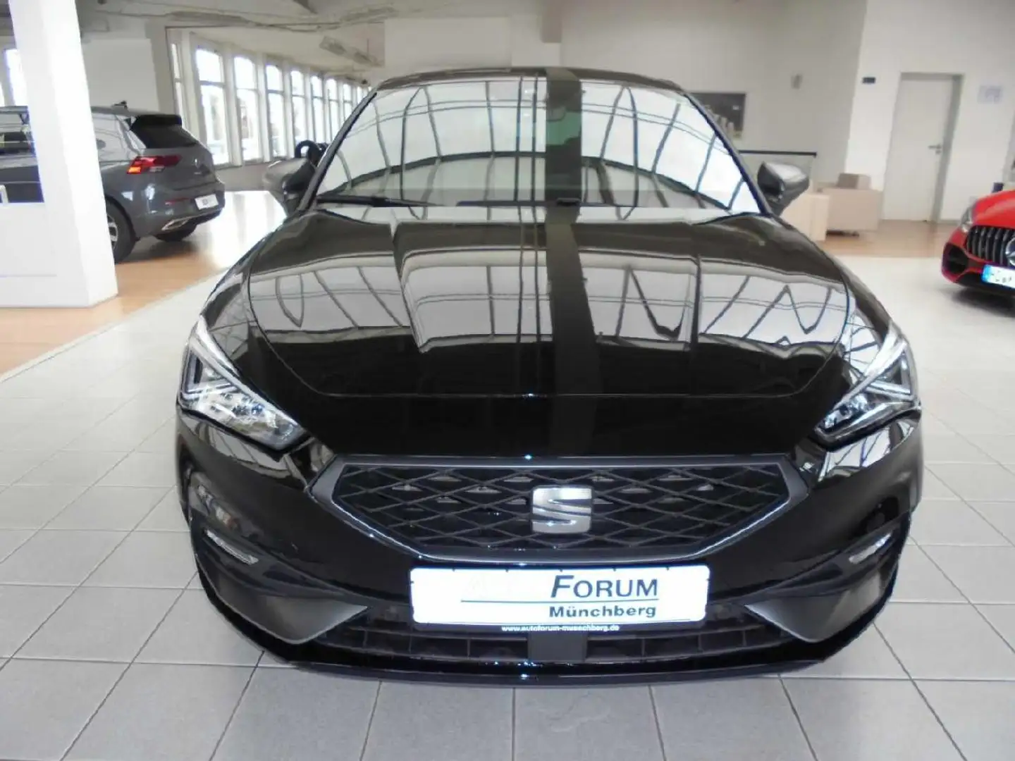 SEAT Leon FR e-Hybrid Schwarz - 2