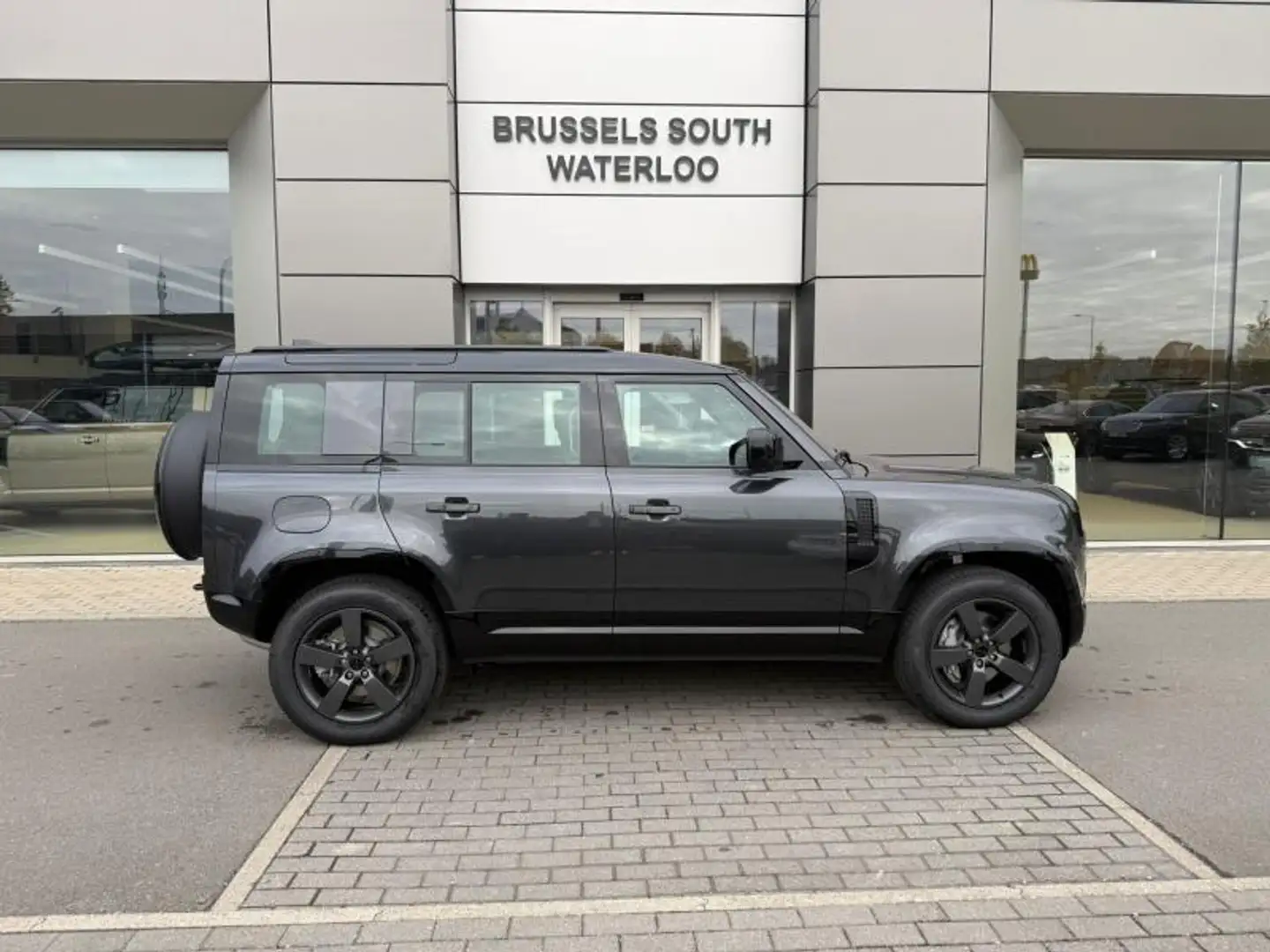 Land Rover Defender 110 D350 X-Dynamic HSE - Available 12/2025 Grijs - 2