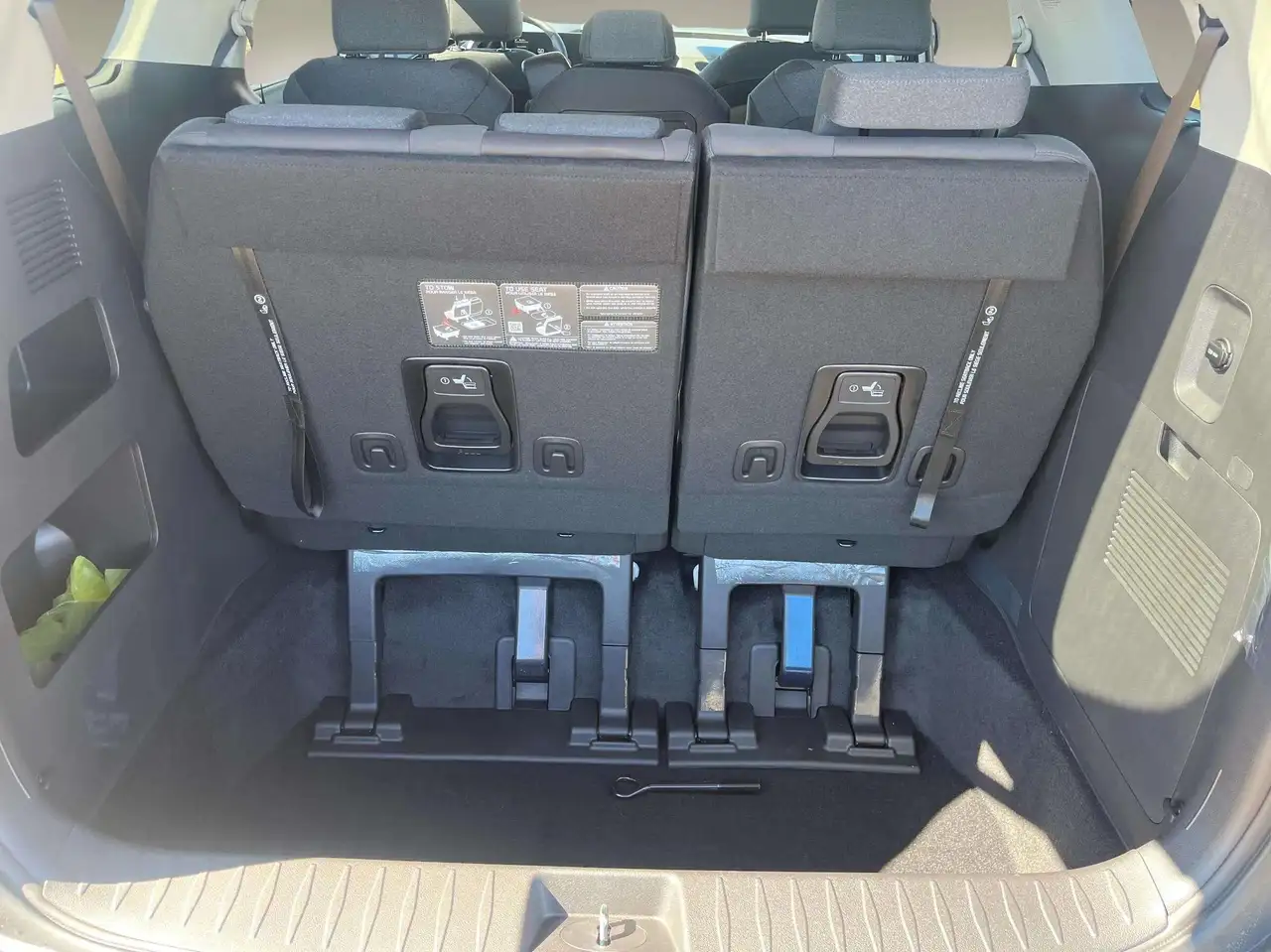 Kia Carnival снимка Kia Carnival