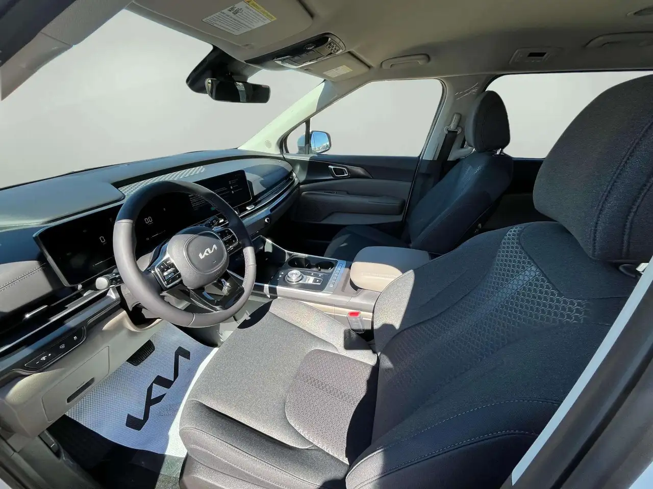 Kia Carnival снимка Kia Carnival