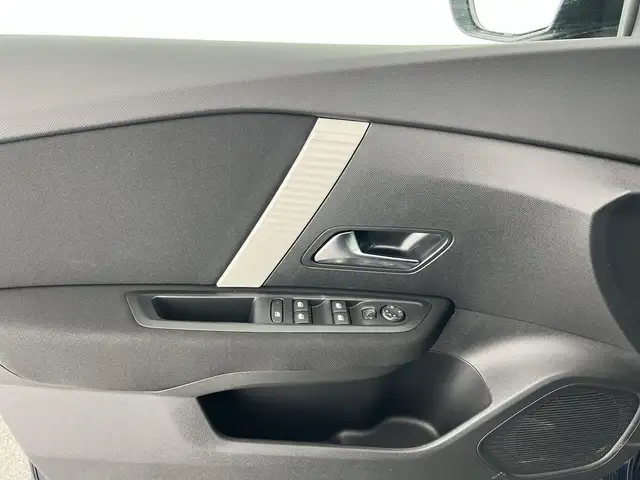 Citroen C4 view 11