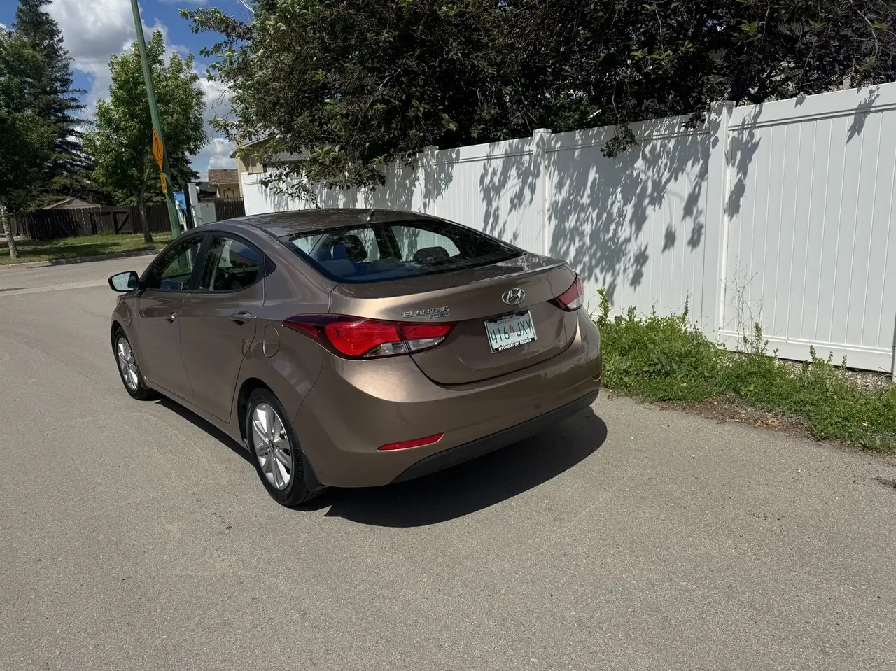 Hyundai ELANTRA photo Hyundai ELANTRA