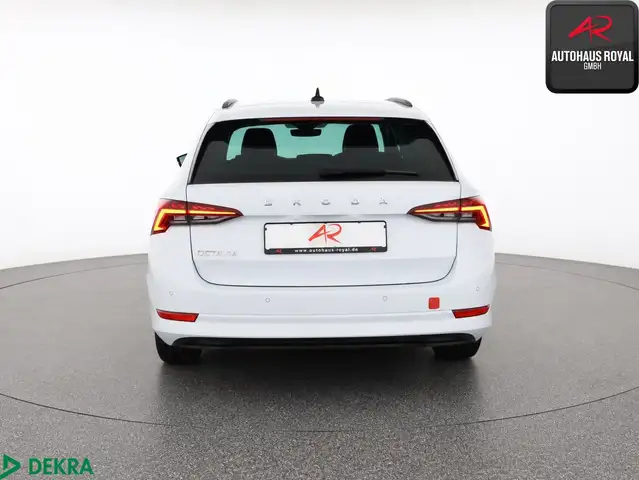 Skoda Octavia view 4