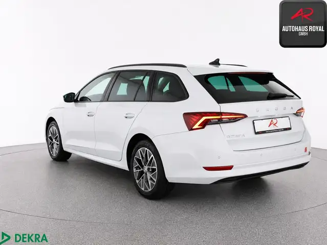 Skoda Octavia view 3