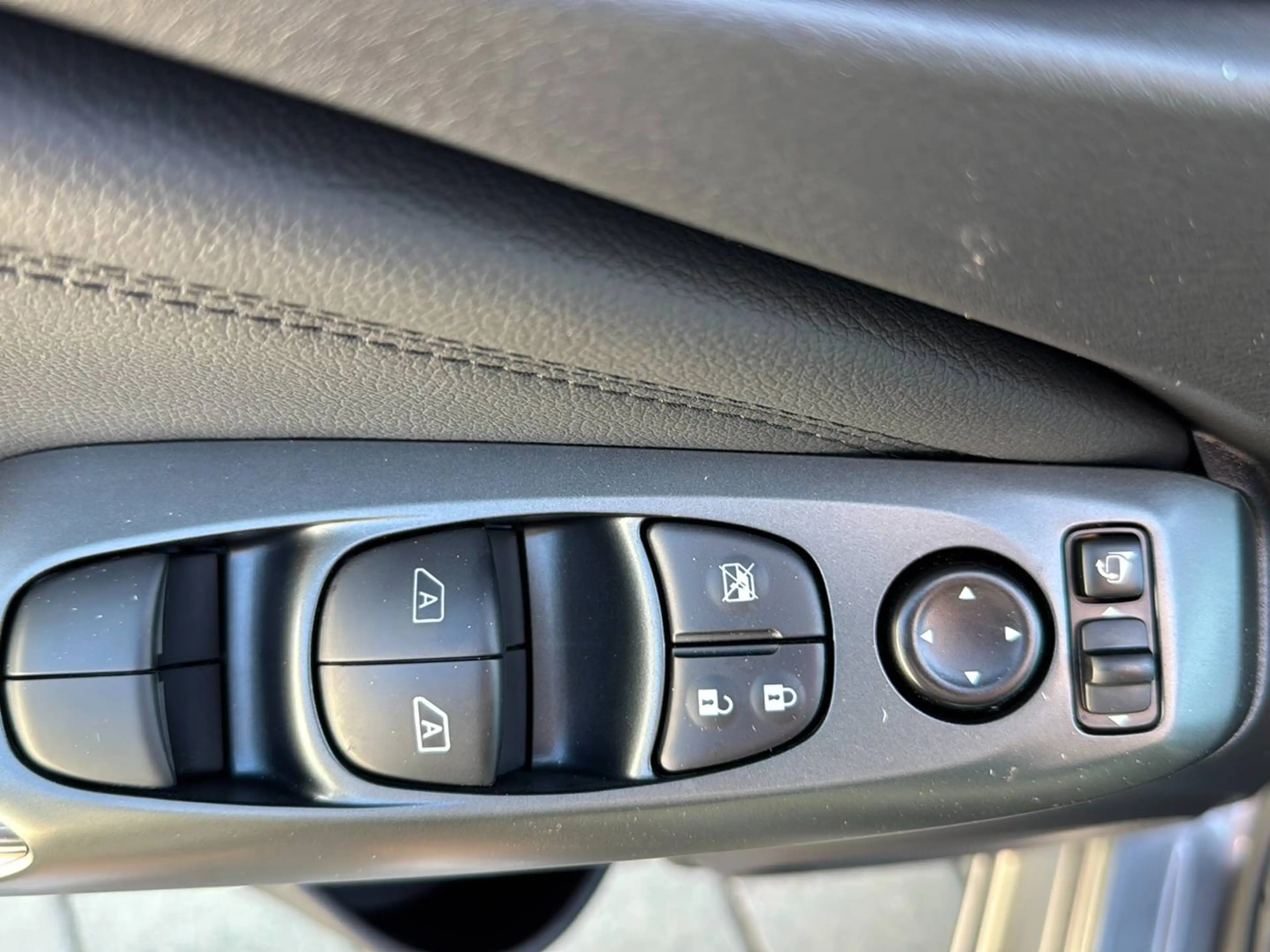 Nissan Juke 1.6 N-Connecta Hybrid 4AMT — photo 10