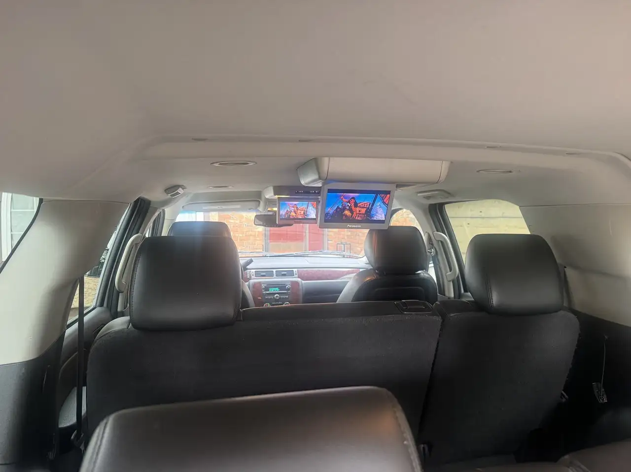 Chevrolet Suburban снимка Chevrolet Suburban
