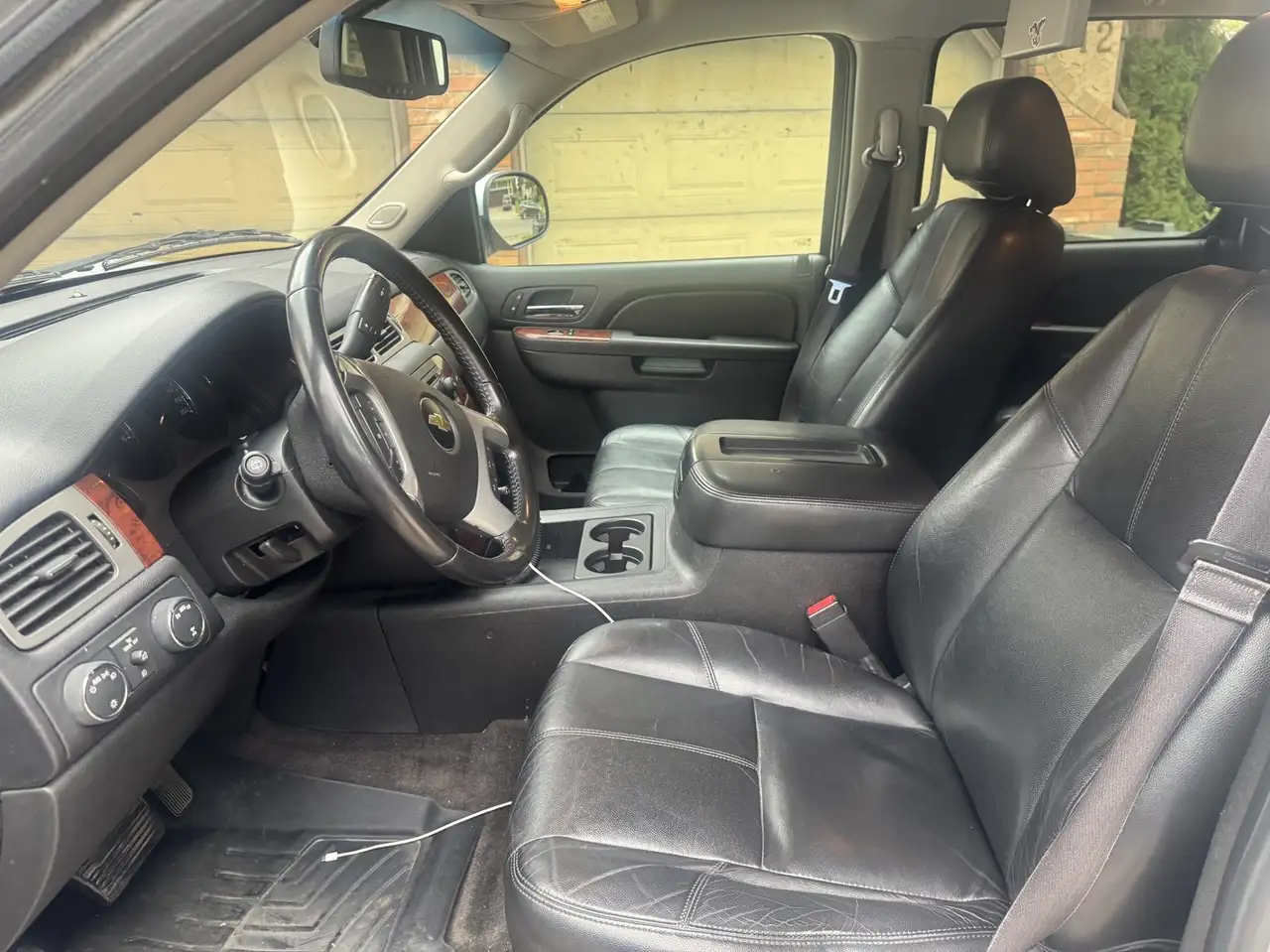 Chevrolet Suburban снимка Chevrolet Suburban
