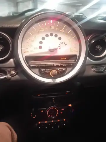 Mini Hatch view 5
