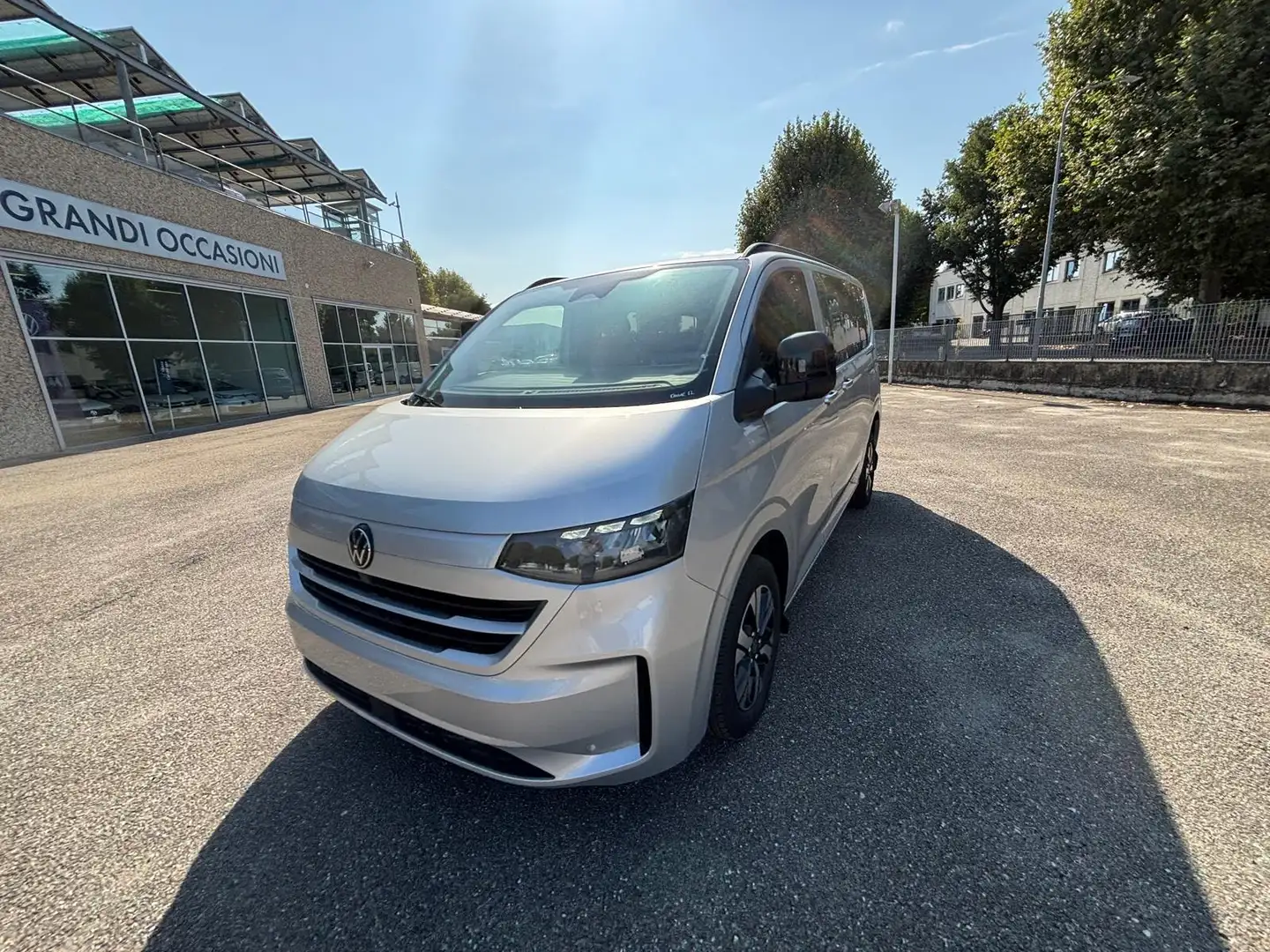 Volkswagen T7 Caravelle CARAVELLE 2.0 TDI 150CV aut. PC Life Argento - 2