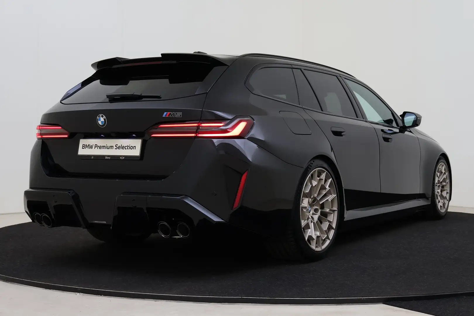BMW M5 5 Serie Touring Automaat Akrapovic / M Drive Profe Noir - 2