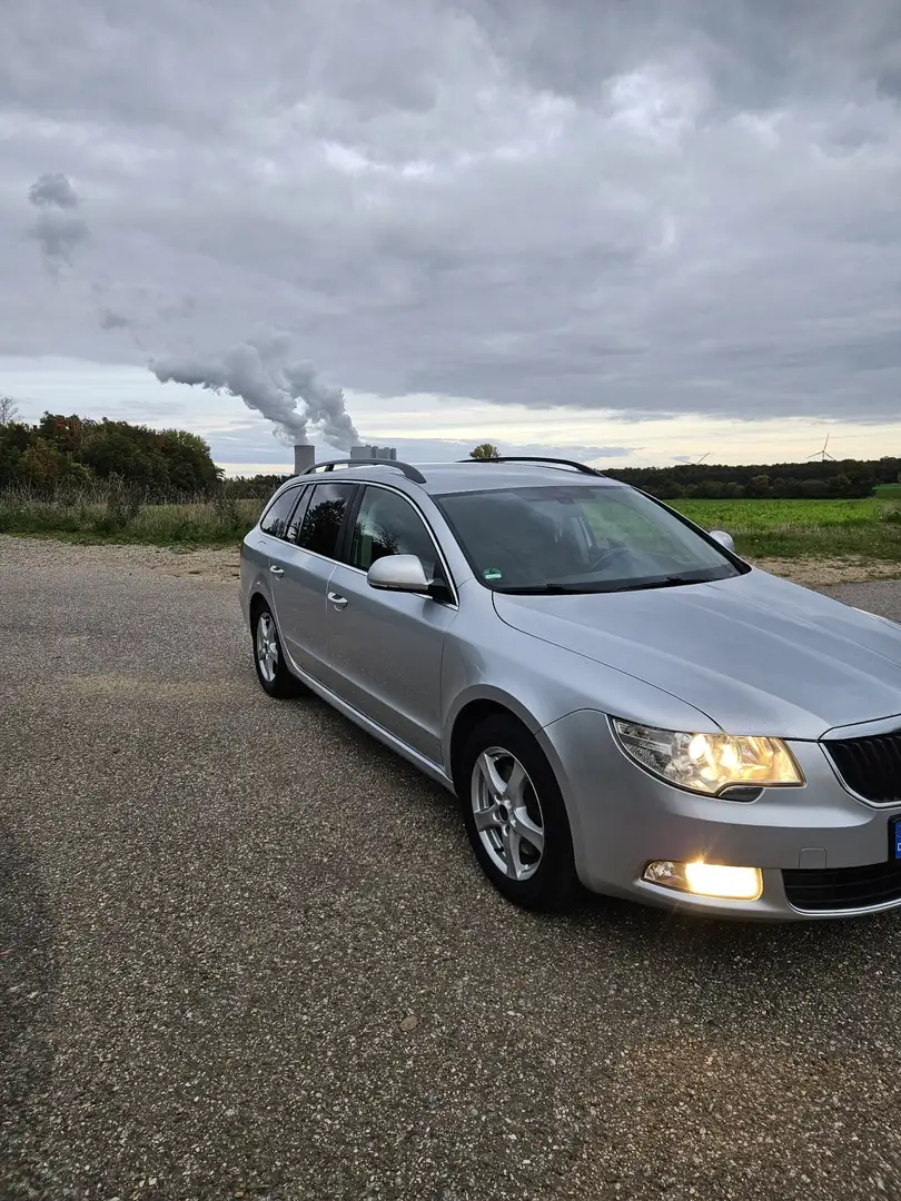 Skoda Superb Combi 2.0 TDI FAMILY - 1