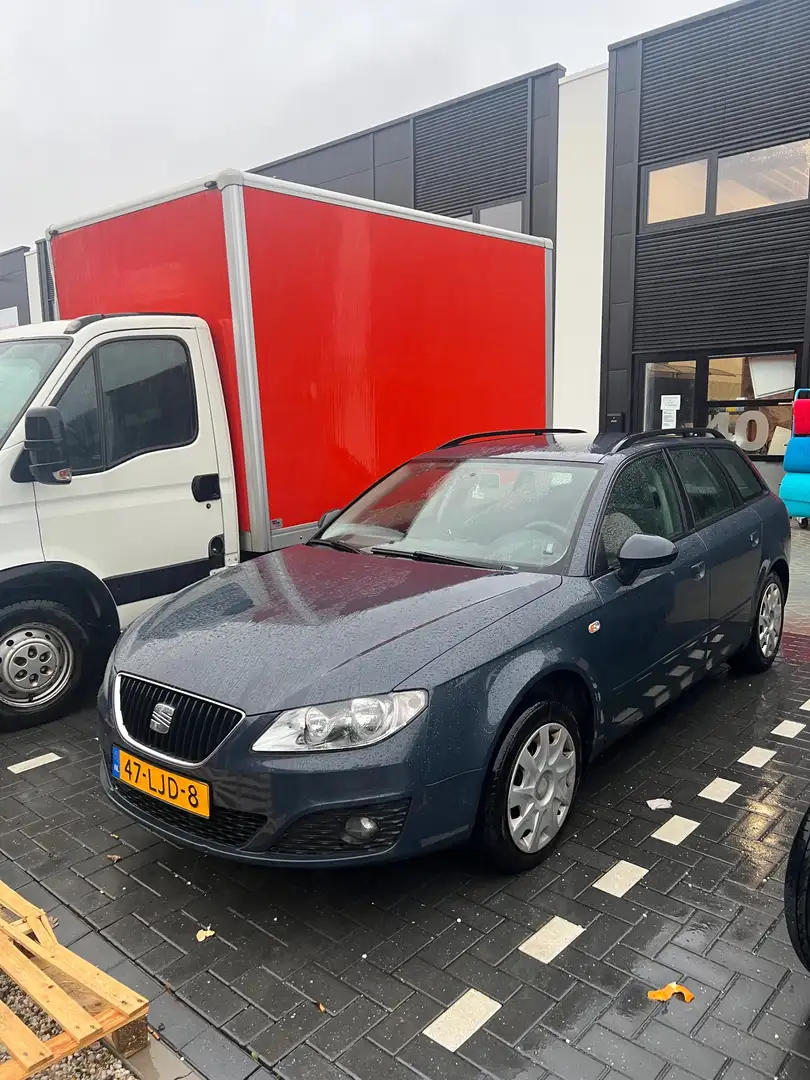 SEAT Exeo 1.6 Reference Grijs - 1
