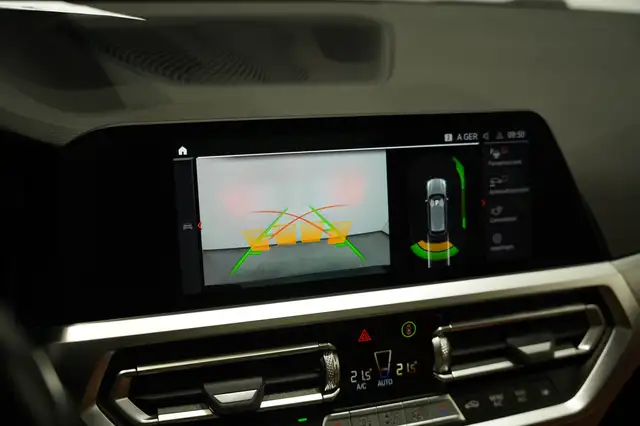 BMW 3 Series view 14