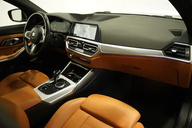 BMW 3 Series view 12