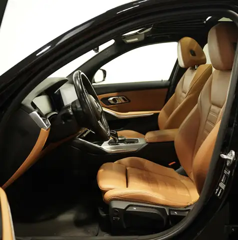 BMW 3 Series view 8