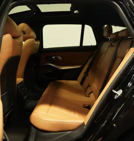 BMW 3 Series view 10