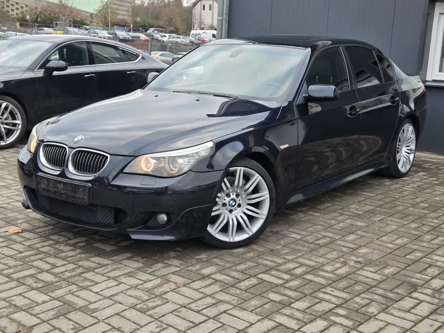 BMW 530 5 Limousine 530i/KLIMAAUTOMATIK/AUTOMATIK Schwarz - 2