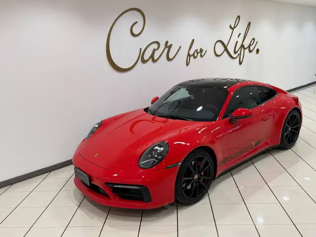 Porsche 911 view 2