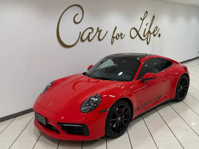 Porsche 911 view 4
