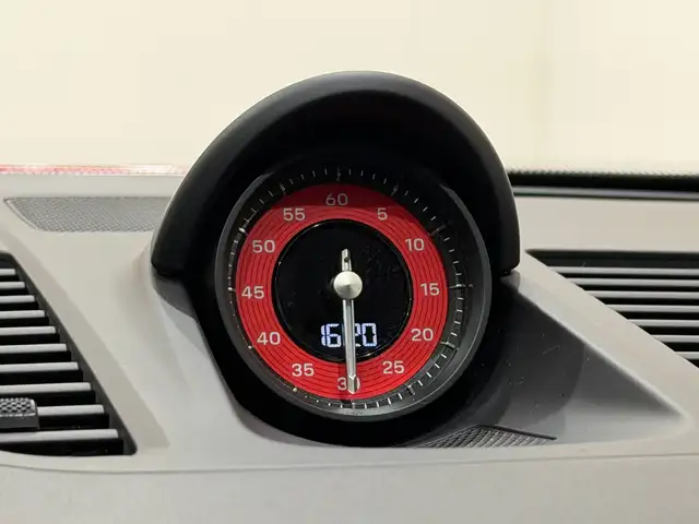Porsche 911 view 21