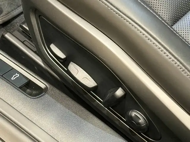 Porsche 911 view 17
