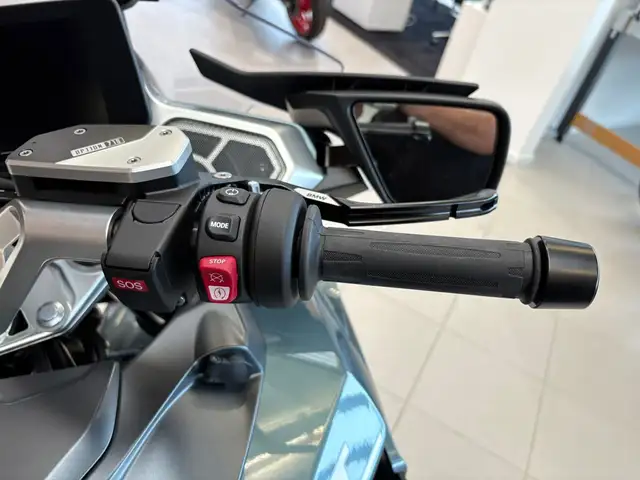 BMW R 1300 RT view 8