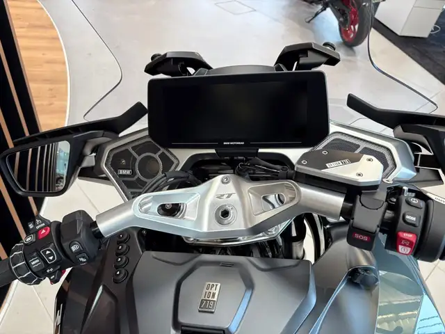 BMW R 1300 RT view 7