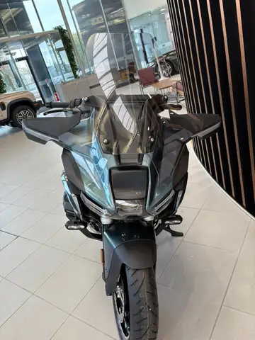 BMW R 1300 RT view 5