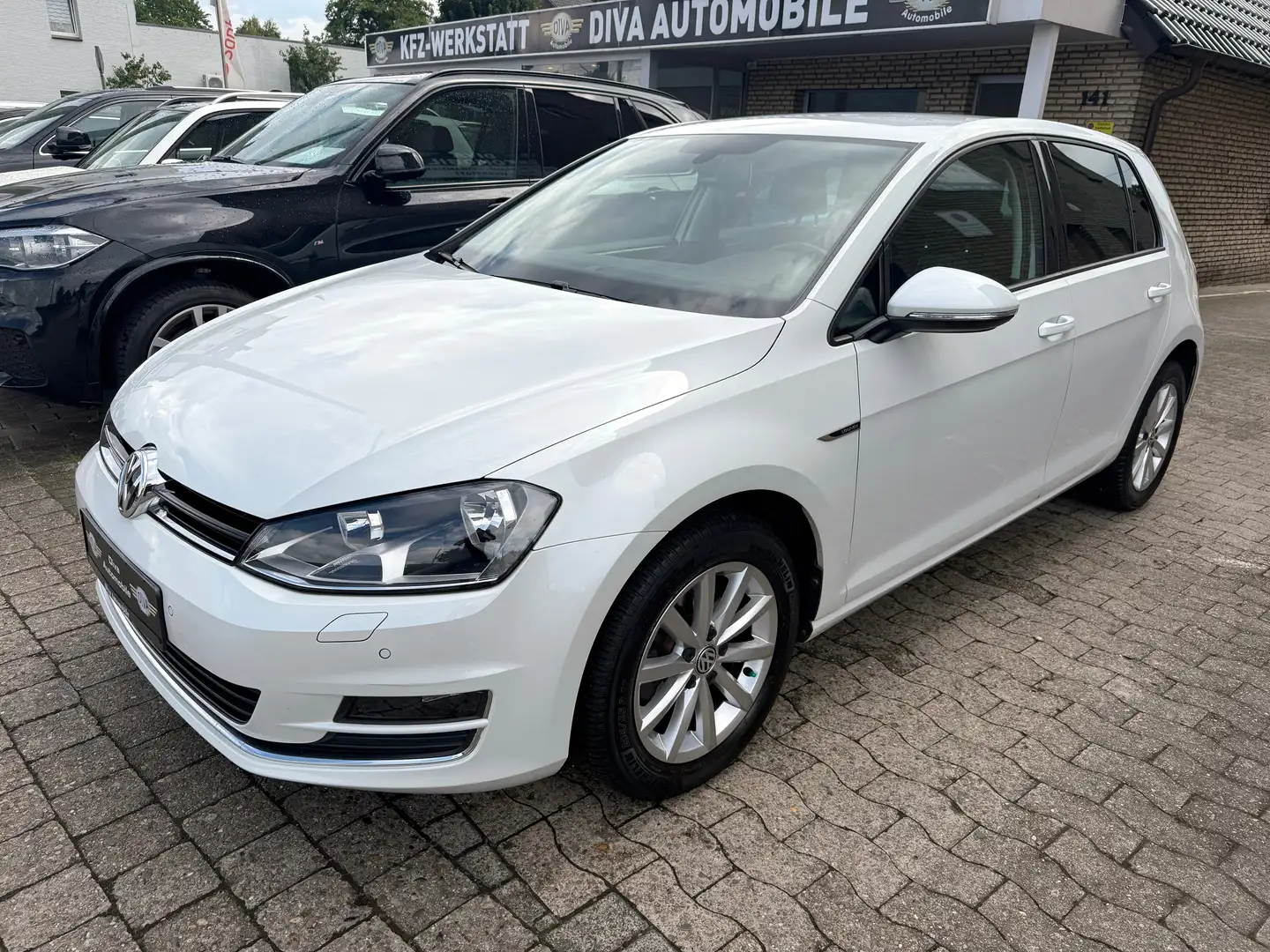 Volkswagen Golf 1.2 TSI Lounge BMT 1.Hand Weiß - 1