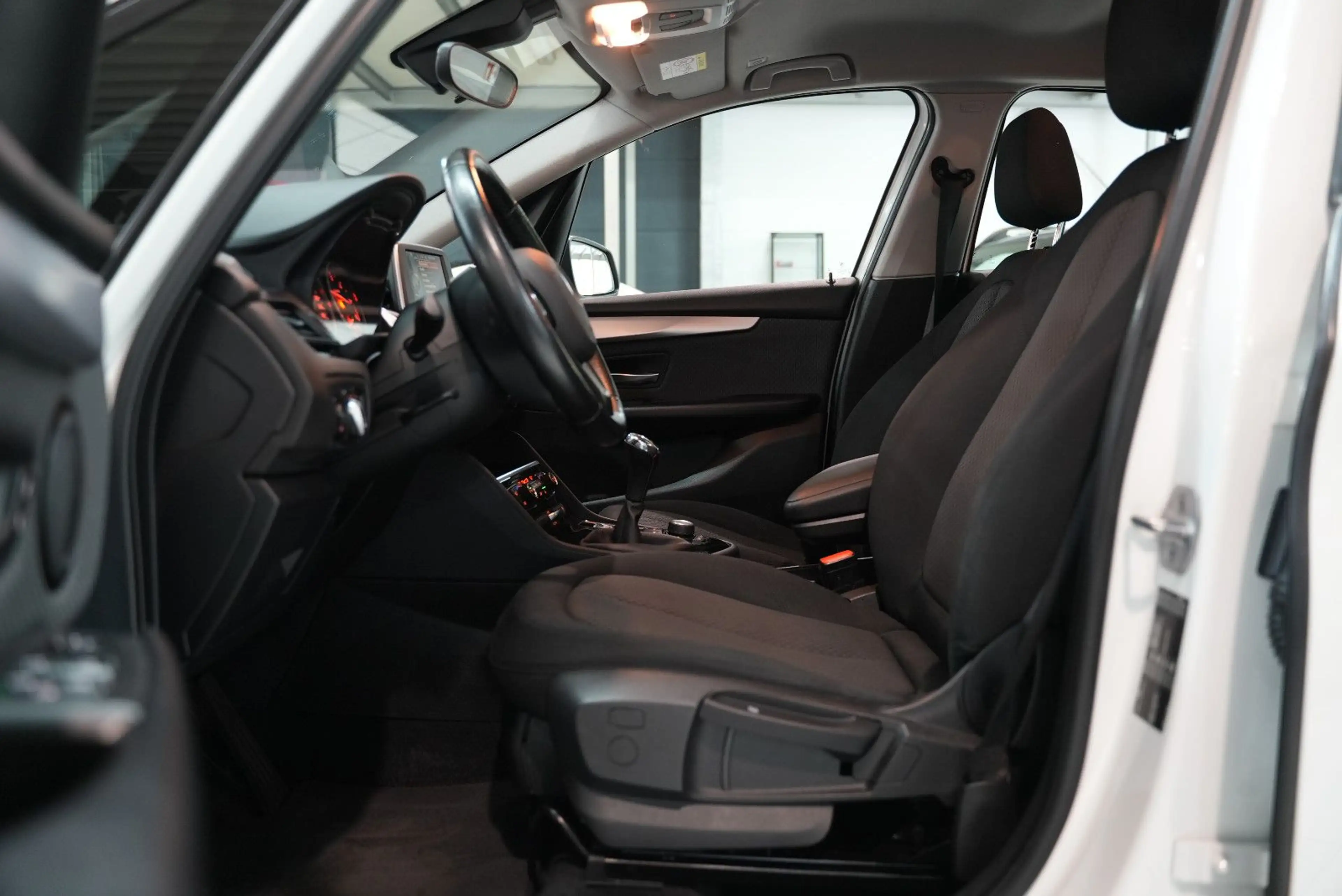 BMW 216 2 Active Tourer 216 d Advantage — photo 7